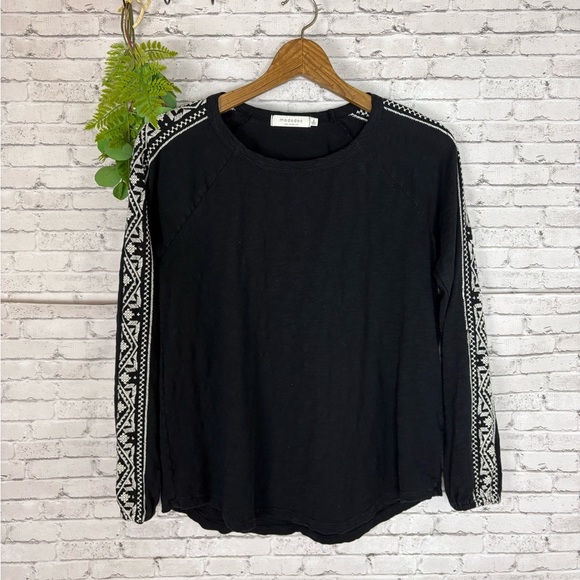 Mododoc Black Embroidered Ikat Sleeve Long Sleeve Tee - Picture 3 of 5